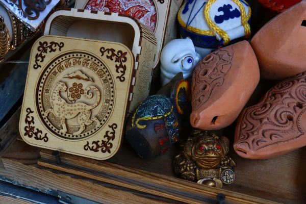 Objets originaux issus d'artisans et entreprises du monde entier : découvrez-les !