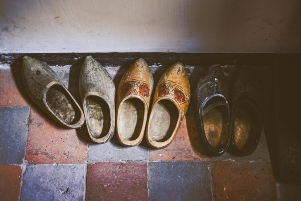 Découvrez l'élégance intemporelle des chaussures années 20